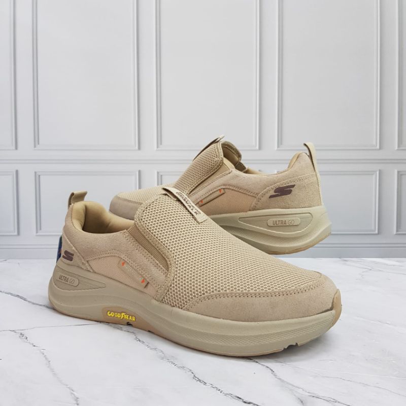 SEPATU SKECHERS GOWALK ULTRA GO/SEPATU GOWALK PRIA