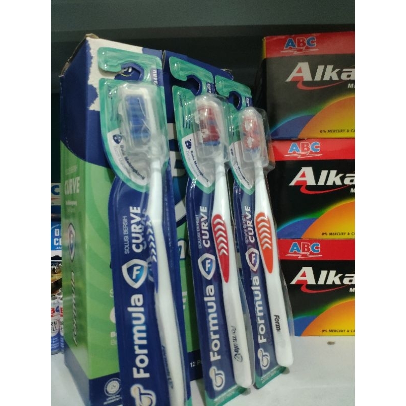 sikat gigi formula curve 1box