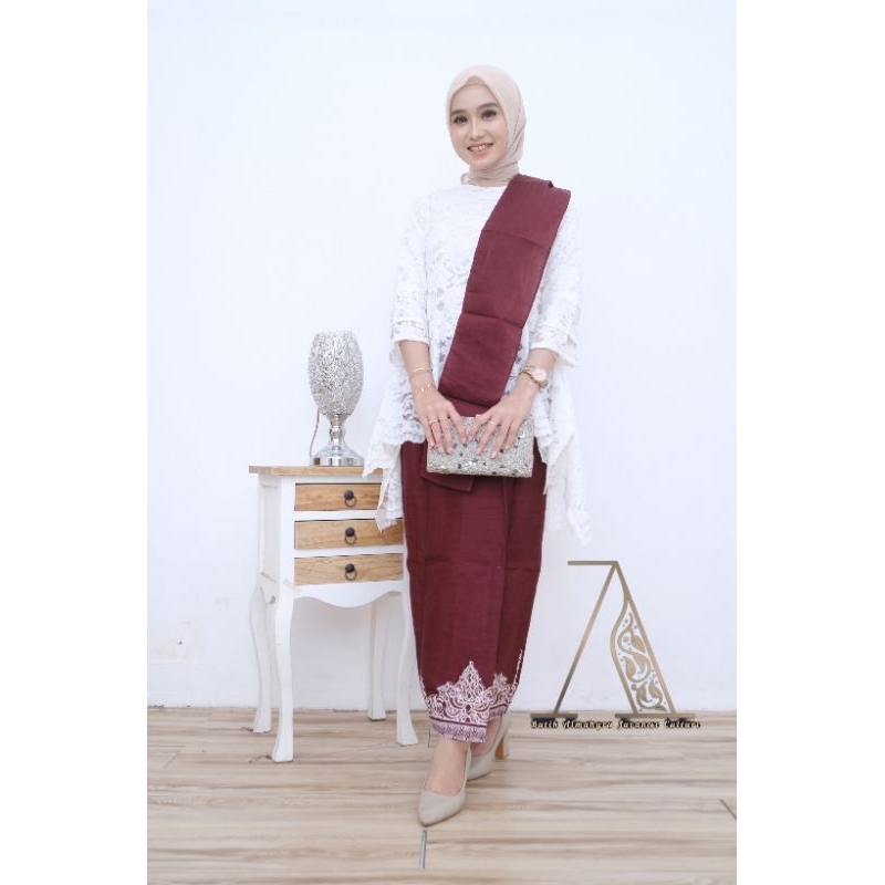 Rok Batik Kebaya Wanita Burgundy Motif Modang Solo Sragenan Belah Samping Nyaman Dipakai Formal Non 