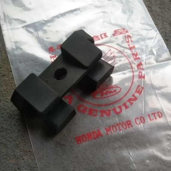 karet tangki Honda gl100 karet belakang tangki Honda gl100 125