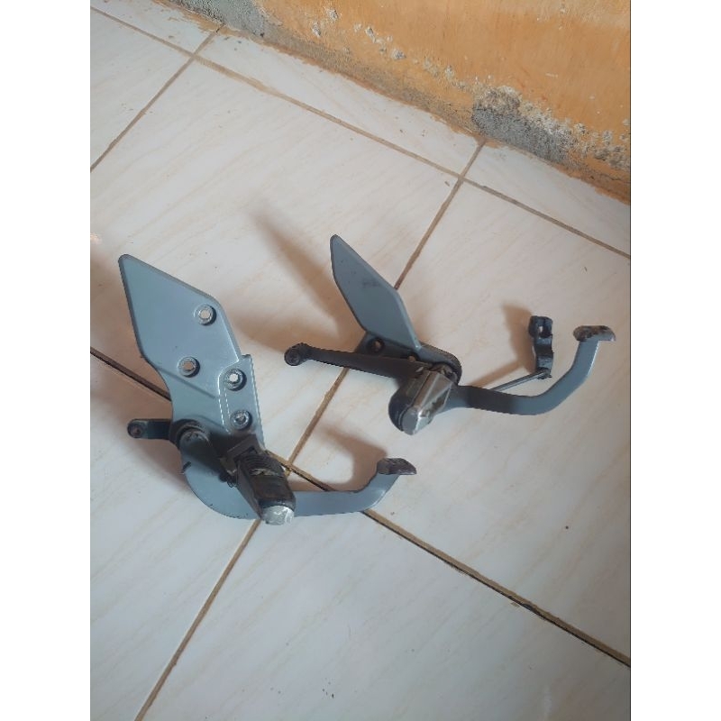 Footstep Depan Vixion New ori