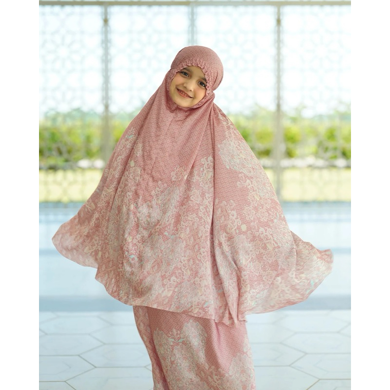 New KIDS BUTTONSCARVES Mukena Modinity Warehouse Sale AS IS With Tag No Box Series Tapis Embossed Sq