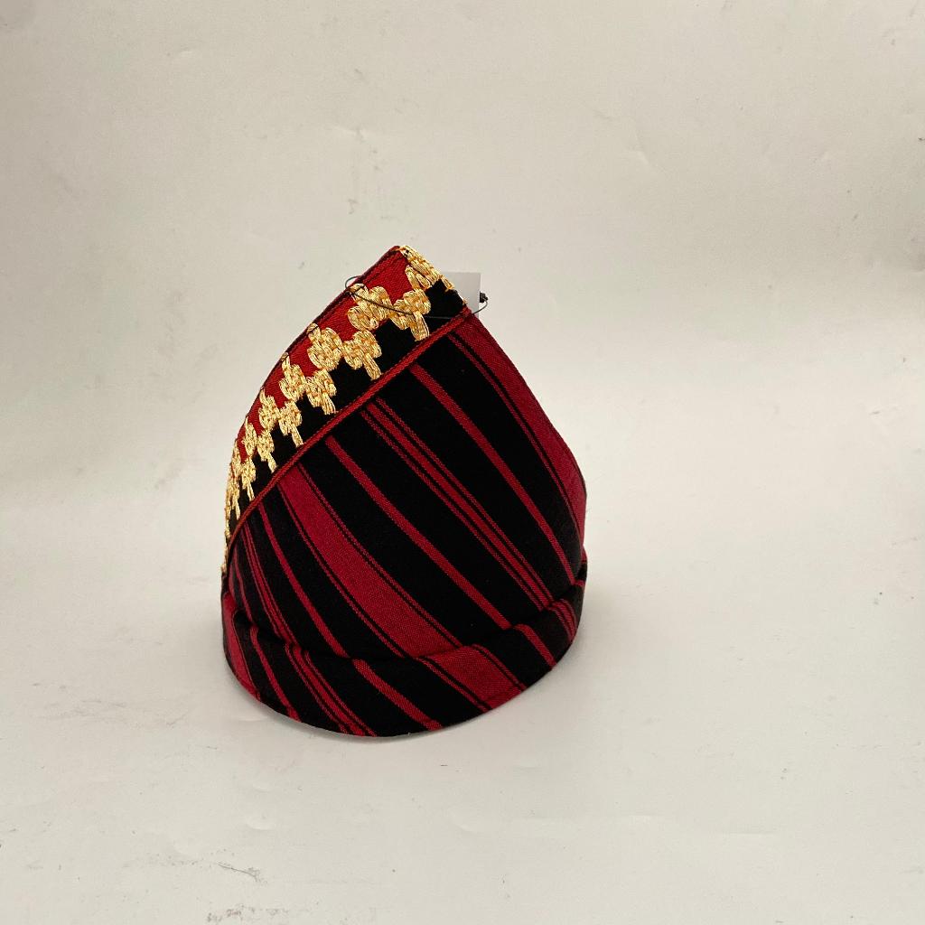 Kikat Kepala Laki Laki Tapis Lampung Hepiku