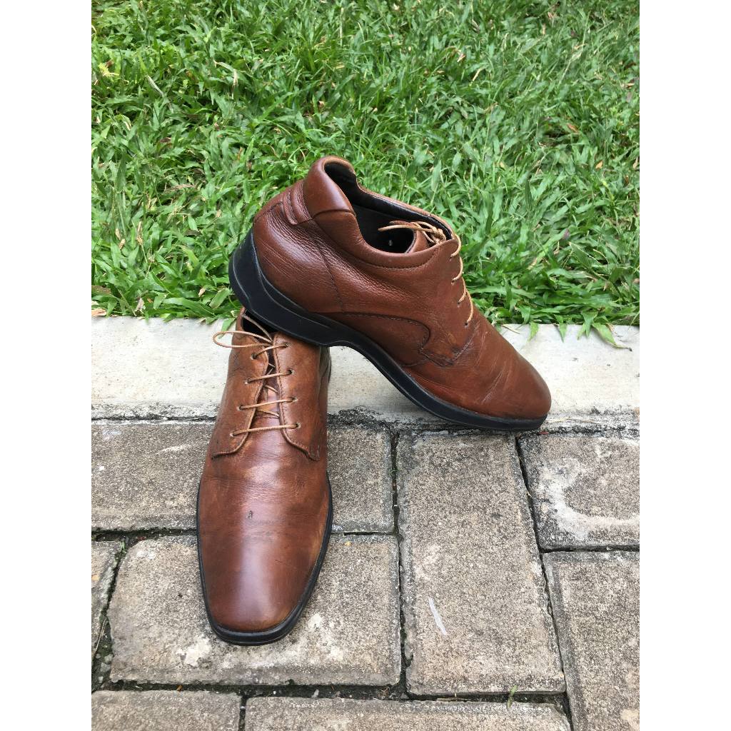 Sepatu kulit second original Boots Democrata