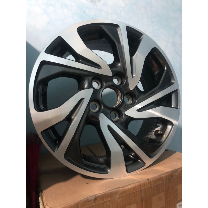 Velg serep innova reborn facelift R16 PCD 5/114 kondisi bekas mulus (ori copotan mobil)