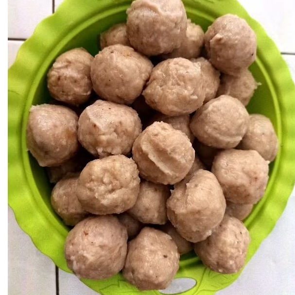 

BAKSO mentah isi tetelan sapi, EXTRA DAGING 1kilo, ukuran JUMBO kulakan bisa di jual lagi