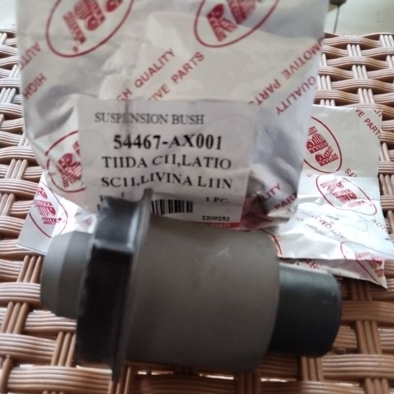 Bushing crossmember depan livina RBI