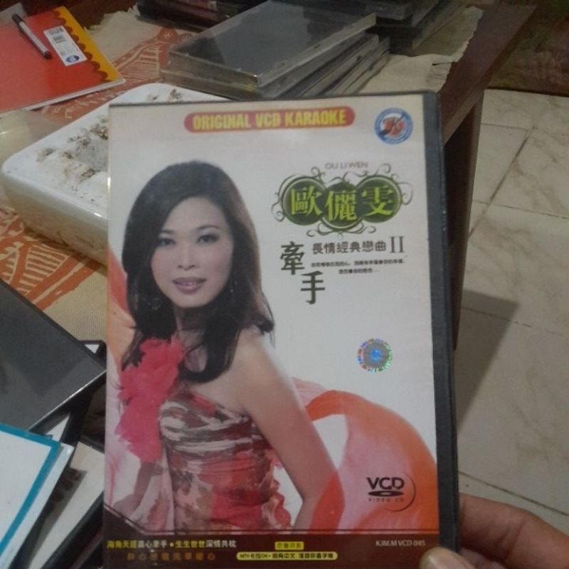 vcd ori karaokr musik mandarin  ou li wen (CD624)
