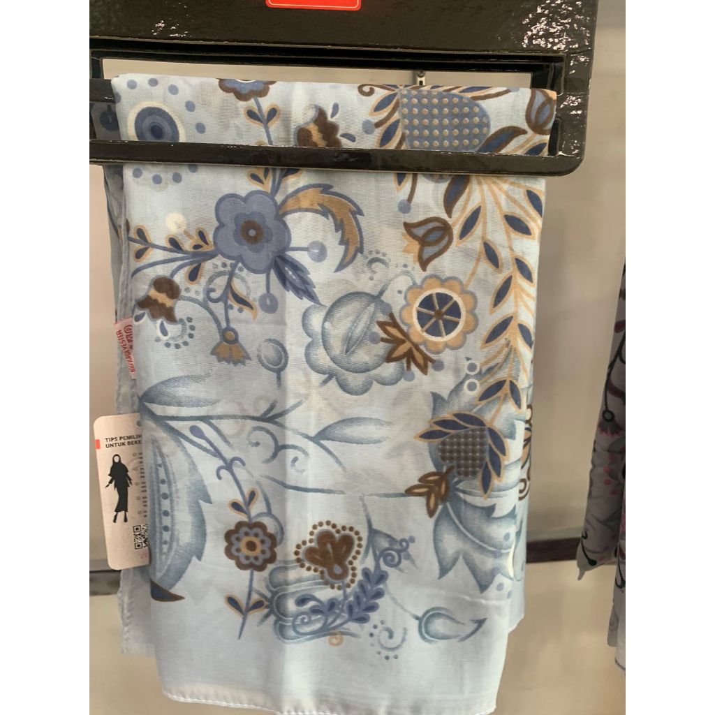 Zoya Mounira Scarf-Jilbab Motif Segiempat