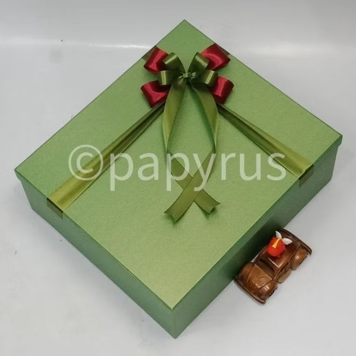 

PAPYRUS 35x40 Tinggi 15cm Kotak Kado Gift Box V1