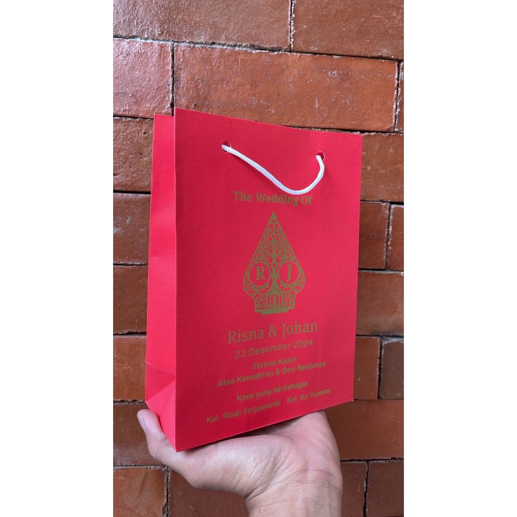 

Paperbag merah premium 15x8x25