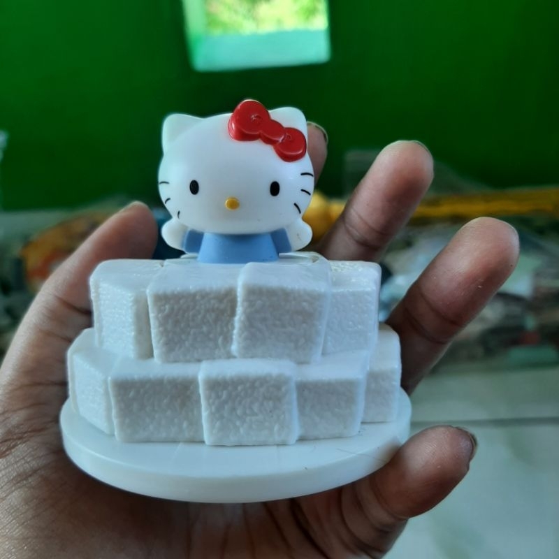 figure hello kitty putih mcd happy meal