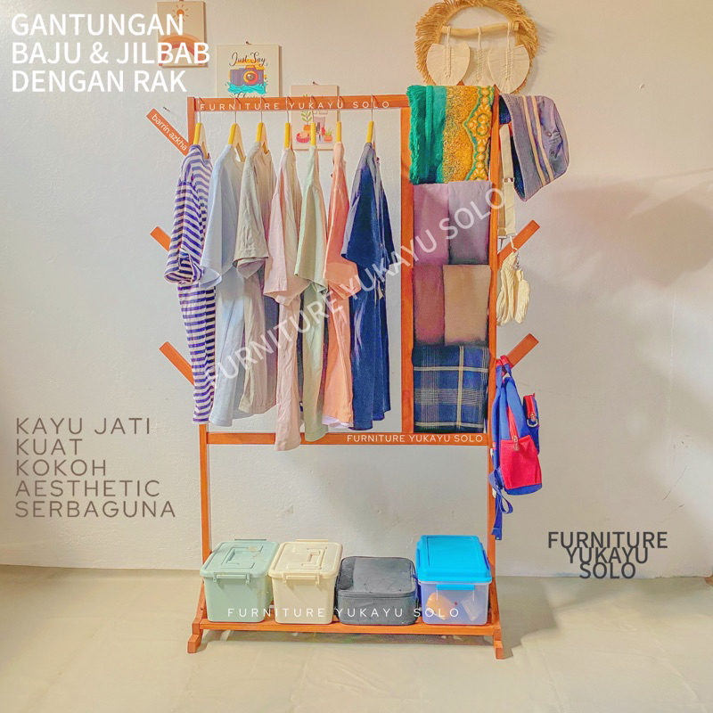 GANTUNGAN BAJU DAN JILBAB DENGAN RAK / Rak display kayu / rak toko / rak jilbab / rak lemari almari 