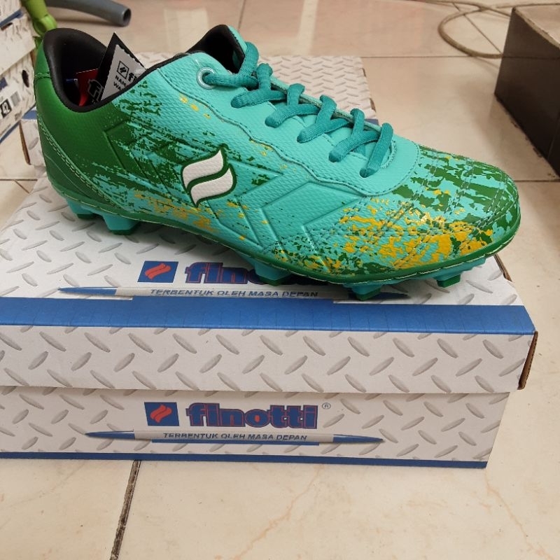 Sepatu bola finotti anak
