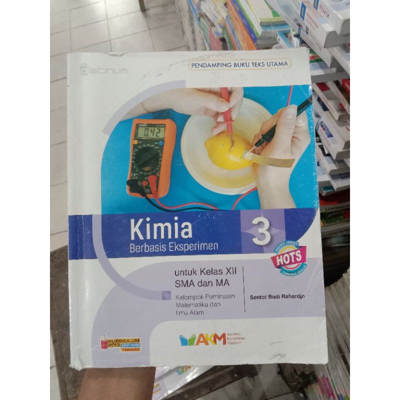 Kimia Berbasis Eksperimen Xll SMA.AKM.