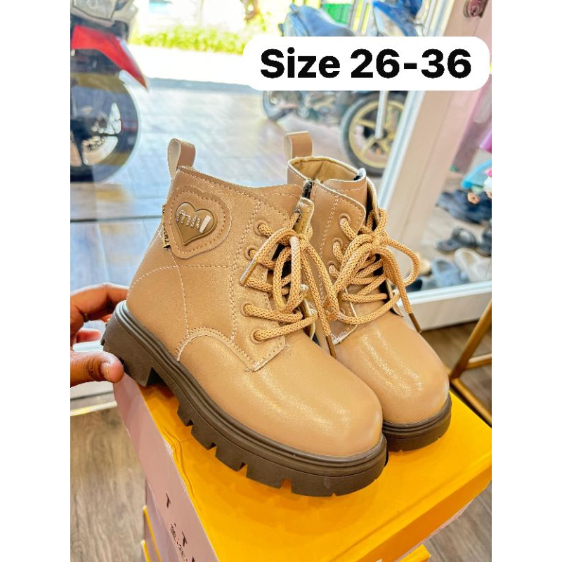 SEPATU BOOTS KOREA