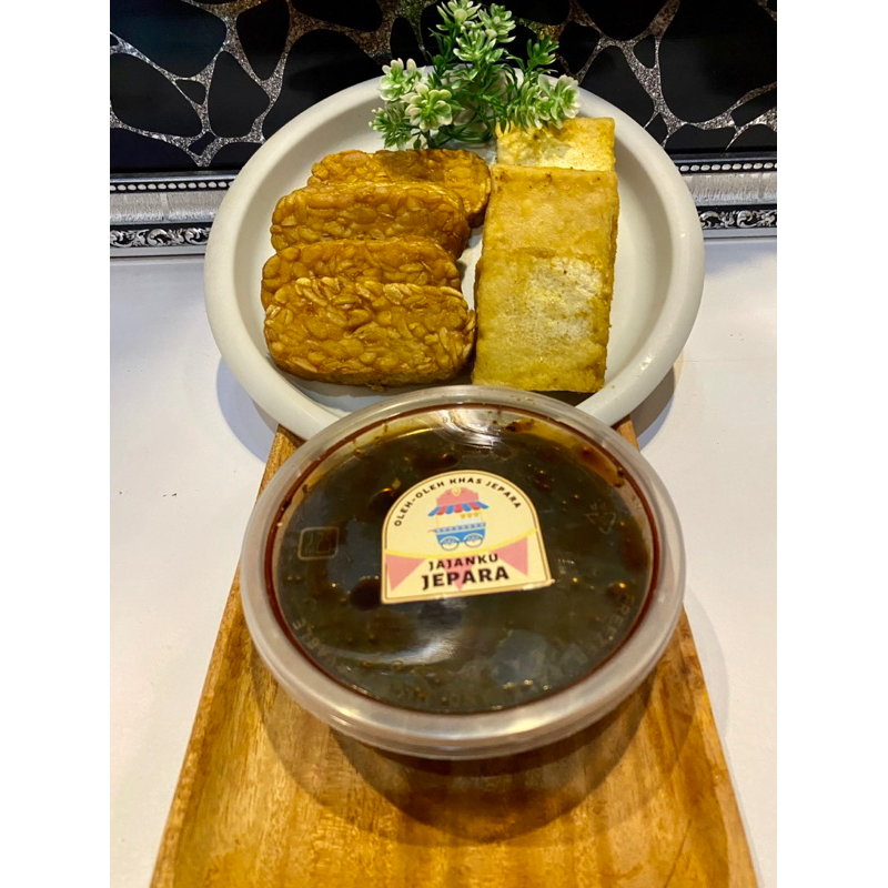 

tetes ikan pindang petis hitam khas jepara 200ml siap makan sudah di bumbui sebagai pelengkap makan