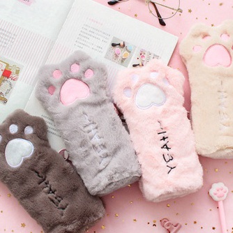 

KF7 Tempat Pensil Bulu Pouch Make Up Bulu Cat Paw