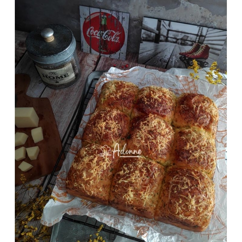 

Roti Sobek Garlic Cheese / Garlic Cheese Bun / Roti Bawang Keju