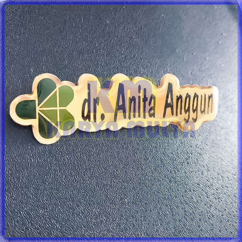 

Name Tag Kemenkes Model Bentuk Papan Nama Dada Logo Custom Lapis Fiber - Karya Mulya