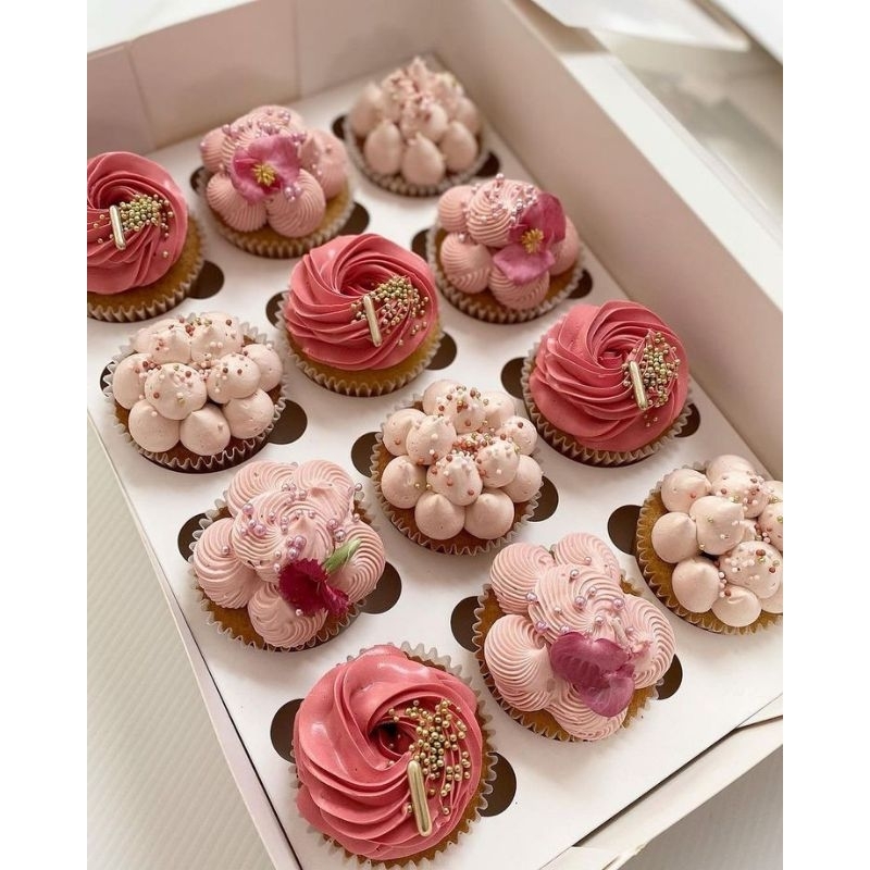 

PINK CUPCAKES