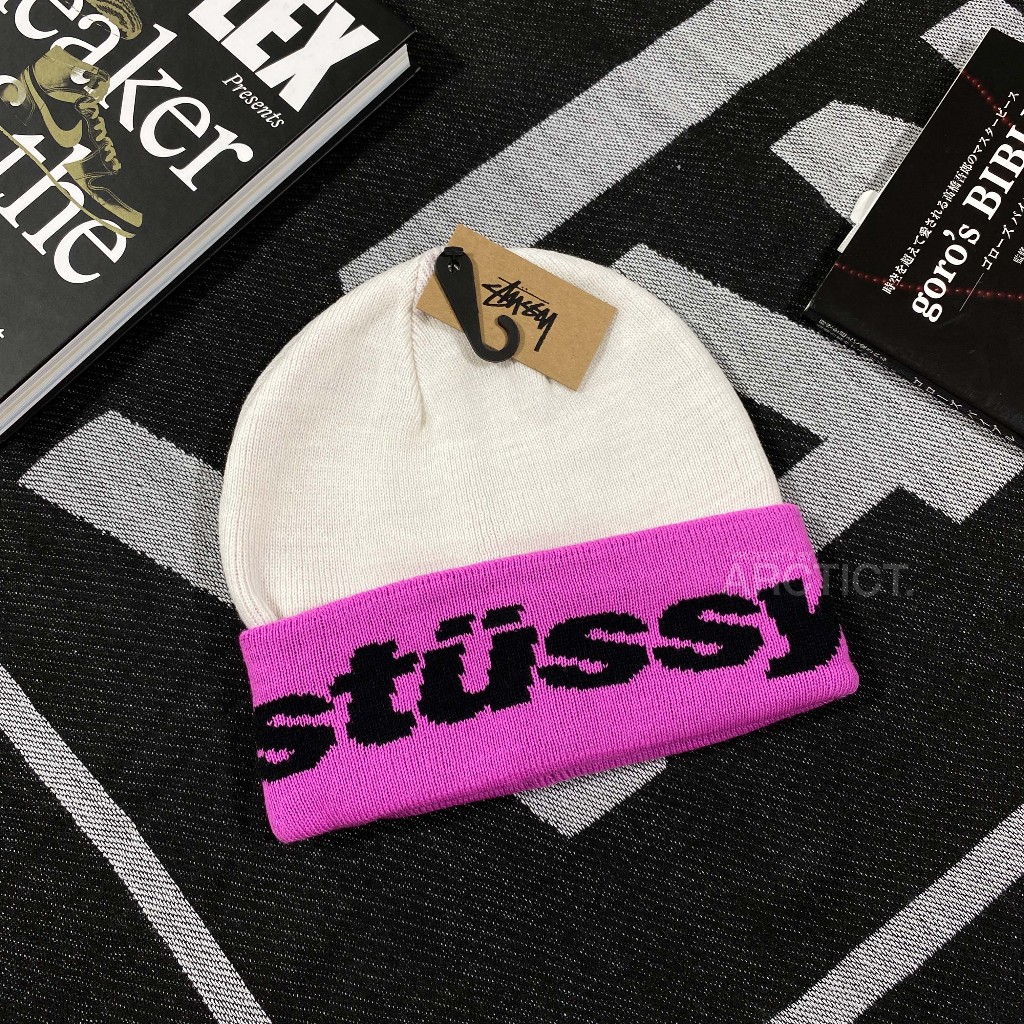 STUSSY HELVETICA JACQUARD BEANIE HAT - WHITE | KUPLUK STUSSY