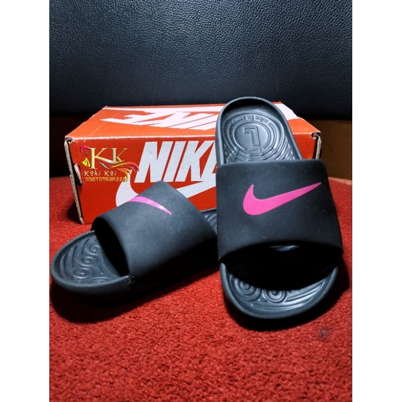 SANDAL ANAK. Merk: NIKE KAWA BLACKPINK ORIGINAL