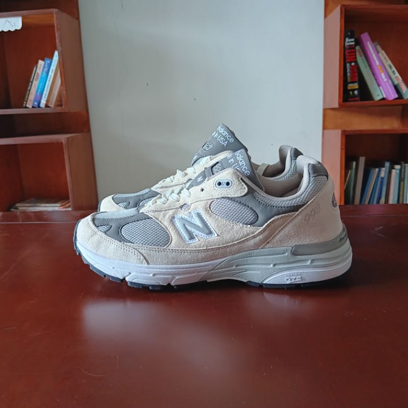 New Balance 993 Abu Putih Sepatu Casual Unisex Second Original