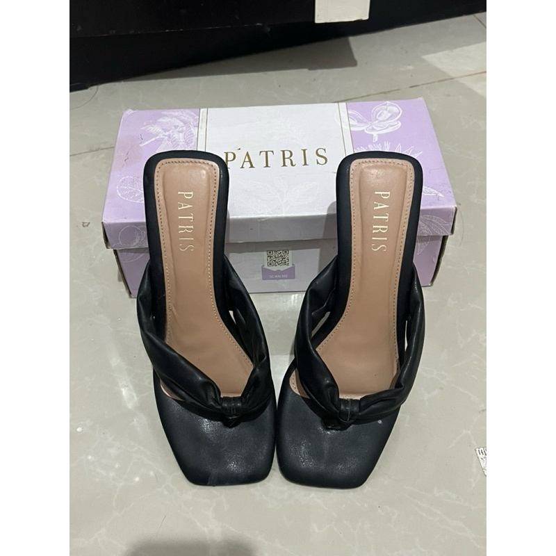 Sepatu Heels Hitam Patris