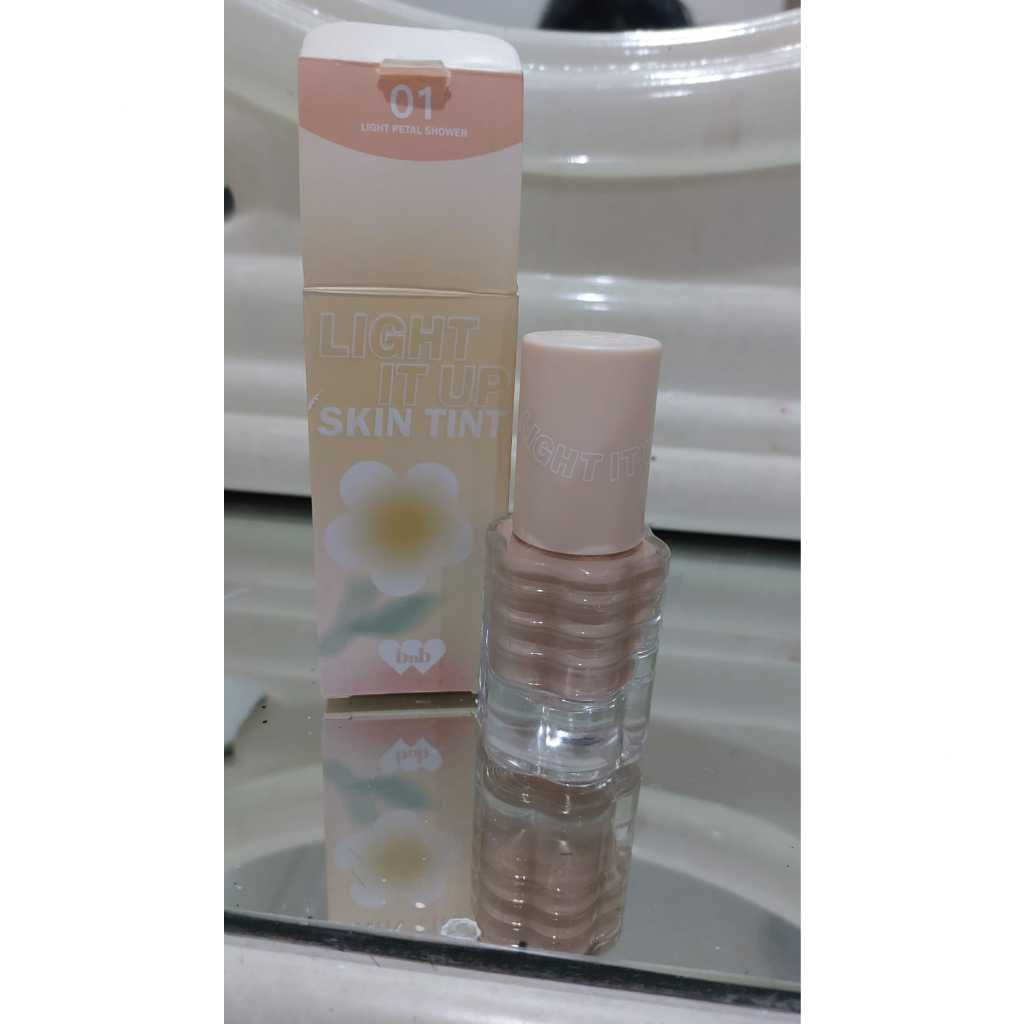 (Preloved) BNB Barenbliss Light it Up Skin Tint (20g) Shade 1 (Light Petal Shower)