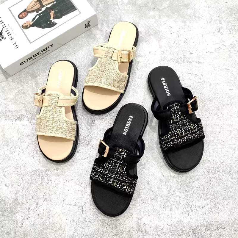 Sandal Wanita Terbaru/TEBAL EMPUK/Sandal Wanita Kekinian