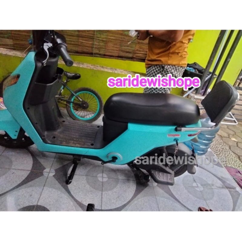 Sandaran Jok Belakang Motor Sepeda Listrik Uwinfly D70 D75