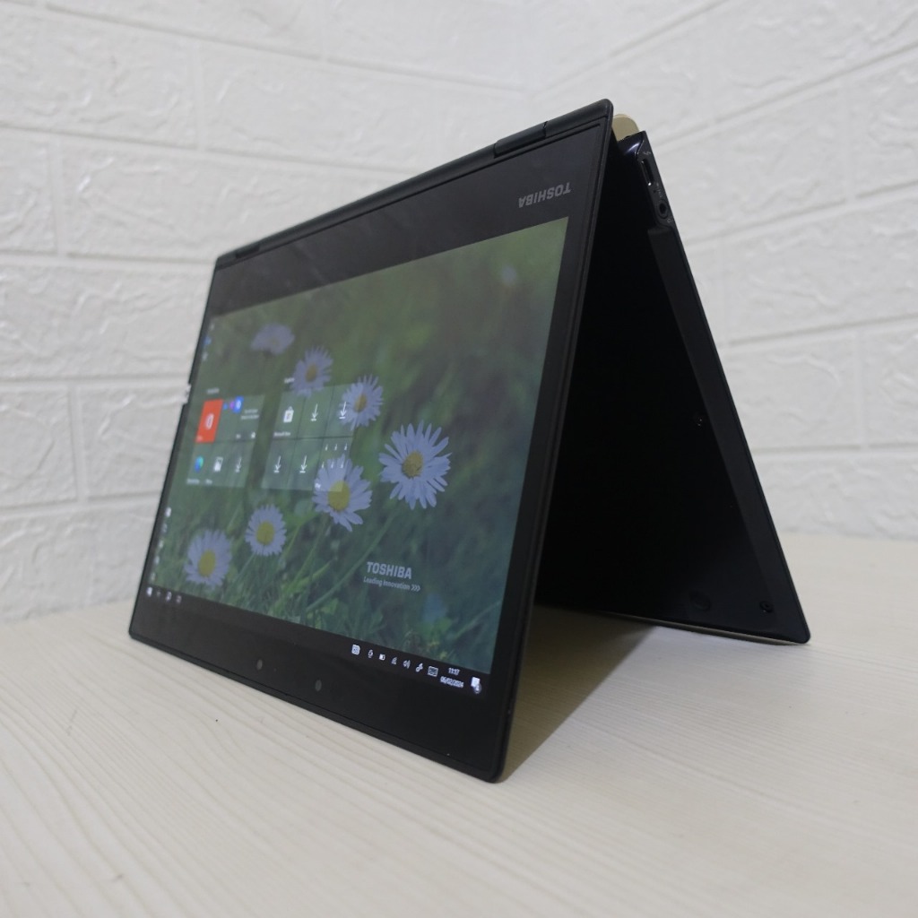 Laptop 2in1, Toshiba Portege VC72 Intel Core i5 gen 7 RAM 16GB SSD 256GB