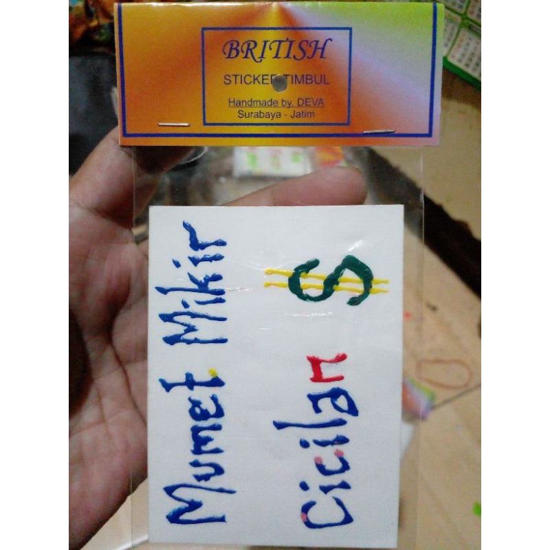 

British Sticker Timbul : Mumet Mikir Cicilan $