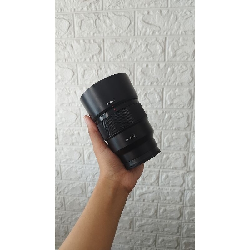 Lensa Fix Sony FE 85mm F1.8 fullset