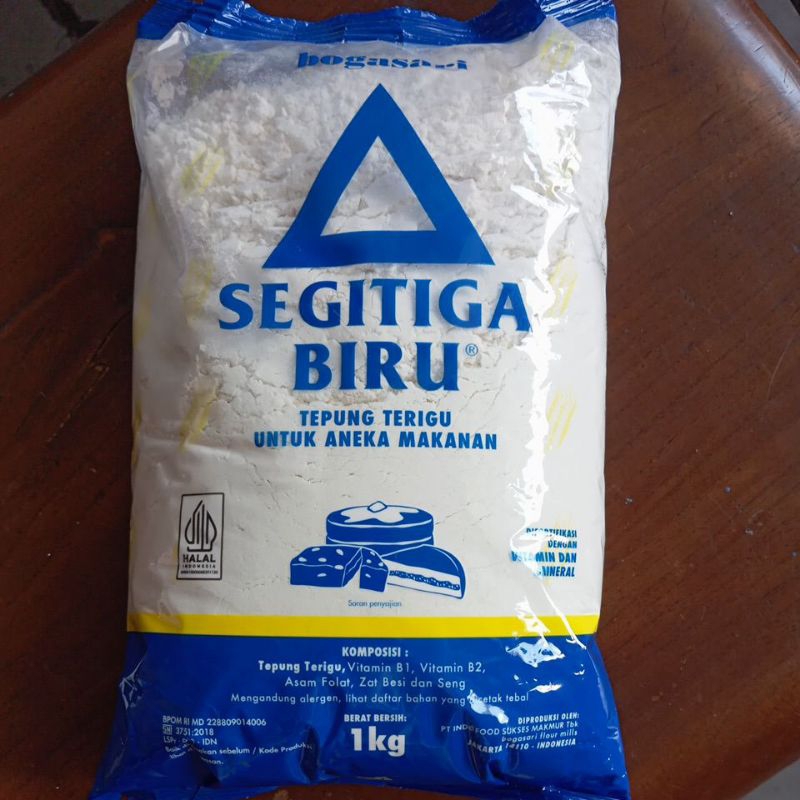 

BOGASARI TEPUNG TERIGU SEGITIGA BIRU TRANSPARAN 1 KG