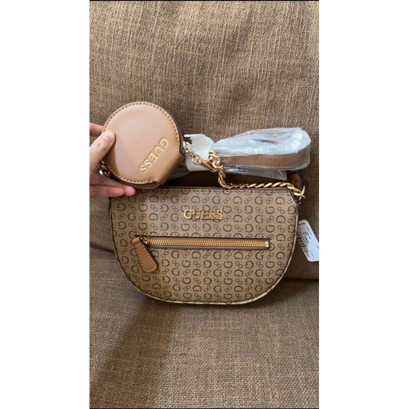 Tas Guess Halfmoon Kecil Coklat