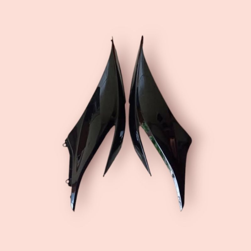 Body Belakang Revo Fit Karbu Hitam