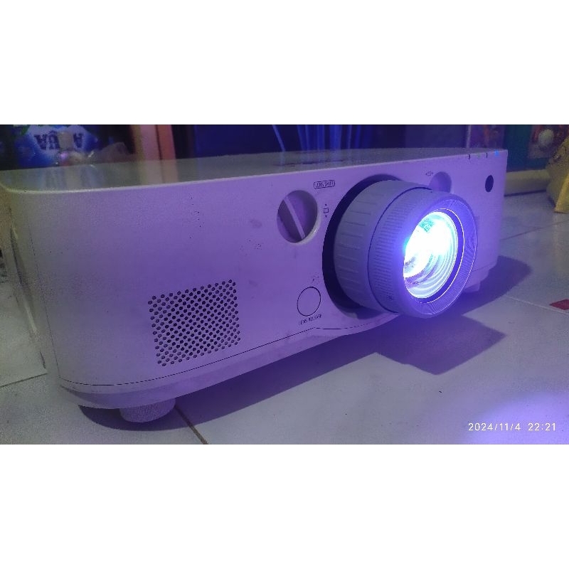 Proyektor Nec NP PA621XG 6000 lumens lengkap dengan remote  minus LCD harus ganti