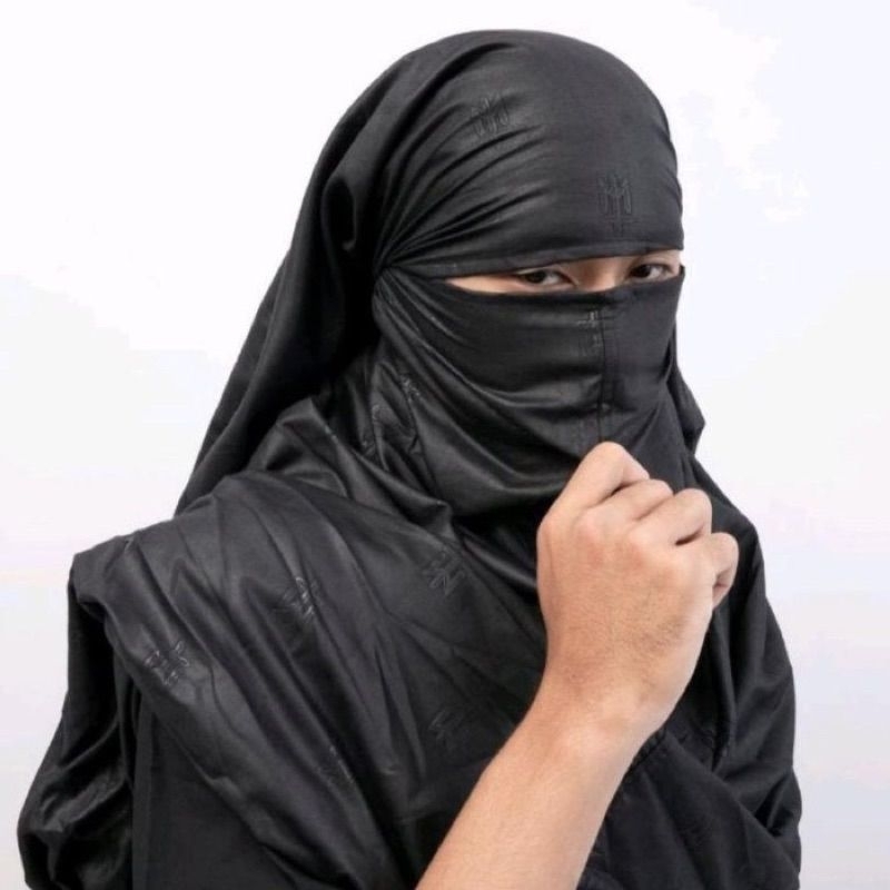 MATERNAL DISASTER - THRONG - SARUNG