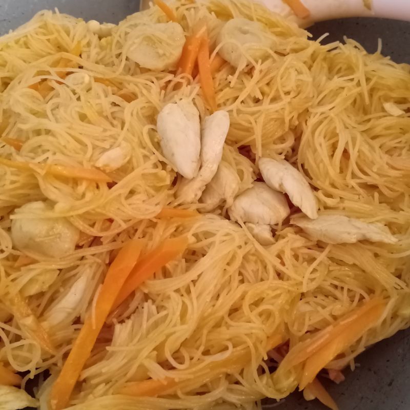 

Bihun Mie Goreng Saos Tomat Siap Saji