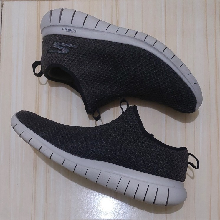Sepatu Skechers Men's Go Flex Max Hitam Charcoal size 42.5 27cm SN 54700 (second/preloved/bekas)