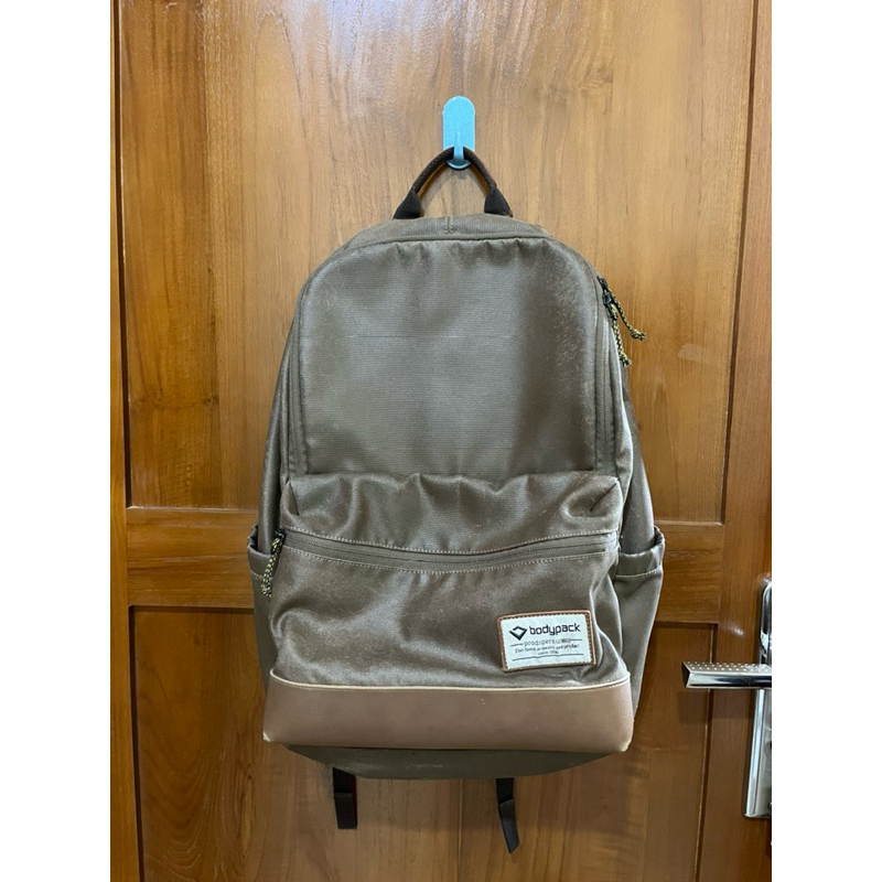 Preloved Tas Bodypack Paris Backpack Ransel brown