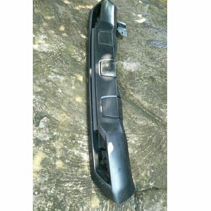 bemper belakang bagian bawah pajero sport 2021 keatas