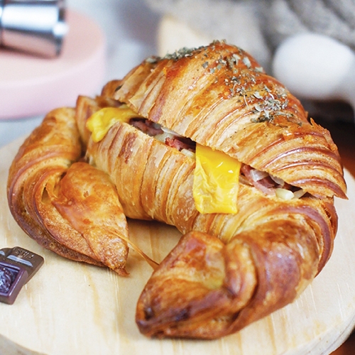 

Croissant Ham & Cheese