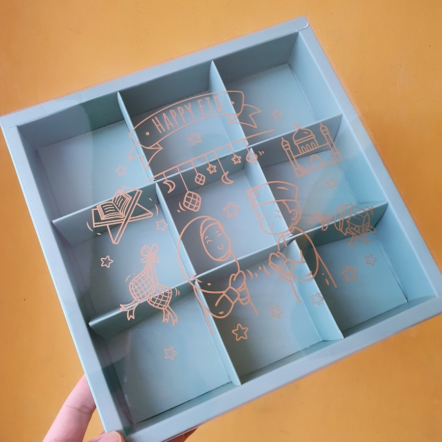 

( 10 pcs ) dus mika idul fitri sekat 9 warna hijau muda kotak packaging kemasan hampers kue lebaran ukuran 22x22x4.5 cm