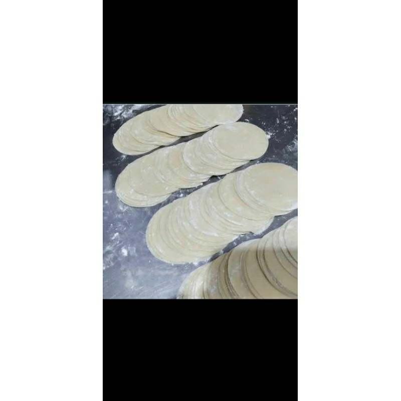 

Kulit Gyoza Bulat / Kulit Dimsum