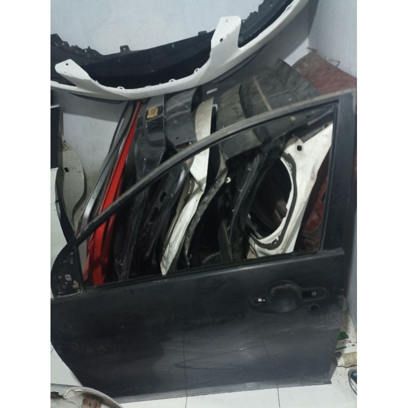 pintu depan avanza 2018