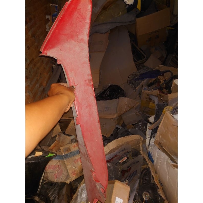 sayap luar kanan saja Honda Supra x lama warna merah original second