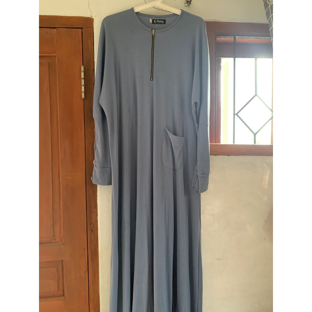 Khumaira Syar'i knit dress + Fatima khimar Atelier Angelina cornflower